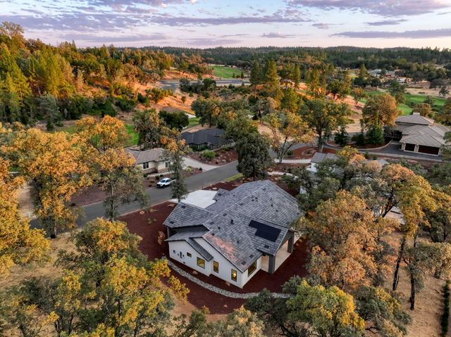 12985 Austin Forest Cir, Auburn, CA 95602