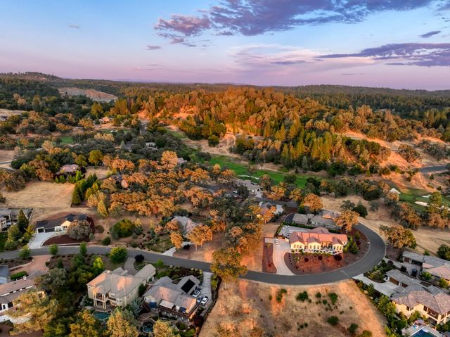 12985 Austin Forest Cir, Auburn, CA 95602