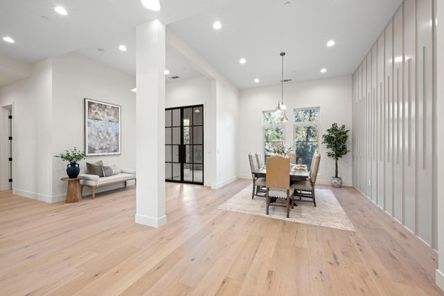 12985 Austin Forest Cir, Auburn, CA 95602