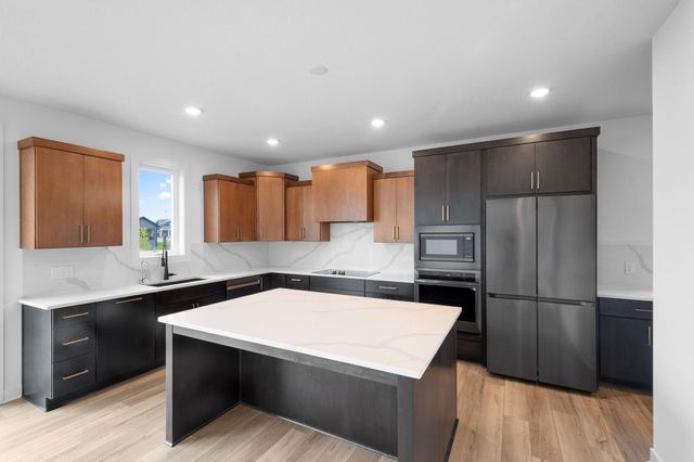 18225 103rd Avenue N, Maple Grove, MN 55311
