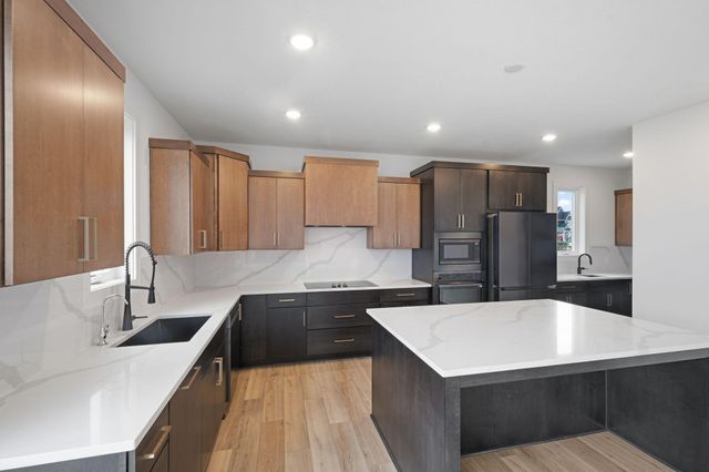 18225 103rd Avenue N, Maple Grove, MN 55311