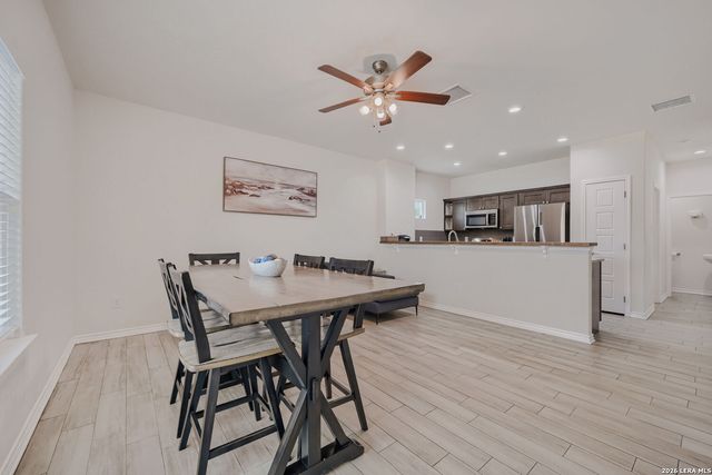 2551 CANYON LAKE FOREST DR, Canyon Lake, TX 78133