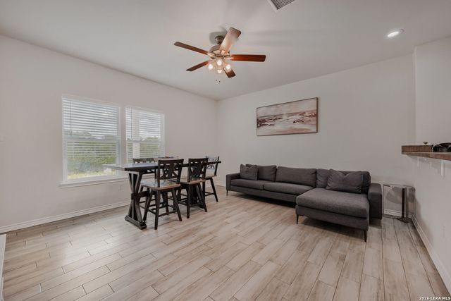 2551 CANYON LAKE FOREST DR, Canyon Lake, TX 78133