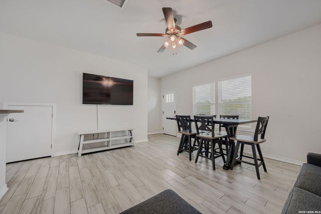2551 CANYON LAKE FOREST DR, Canyon Lake, TX 78133