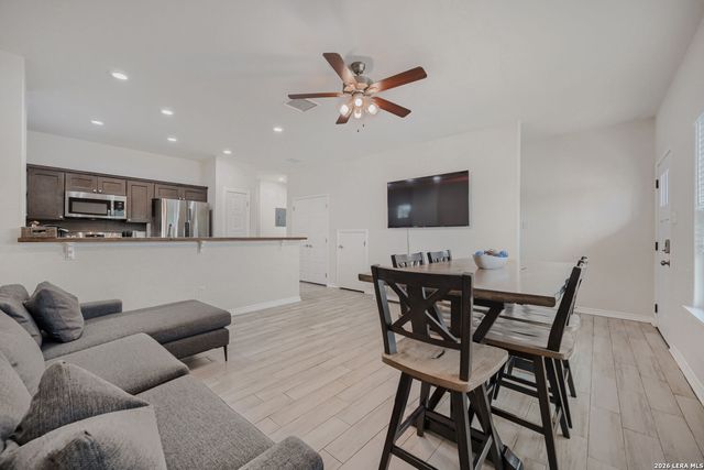 2551 CANYON LAKE FOREST DR, Canyon Lake, TX 78133