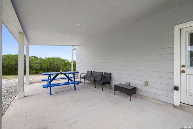 2551 CANYON LAKE FOREST DR, Canyon Lake, TX 78133