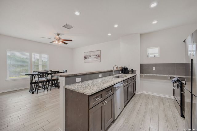 2551 CANYON LAKE FOREST DR, Canyon Lake, TX 78133