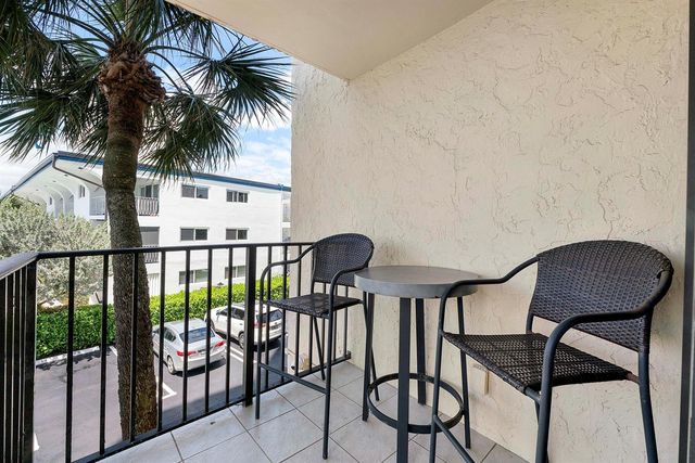 501 N Riverside Drive 203, Pompano Beach, FL 33062