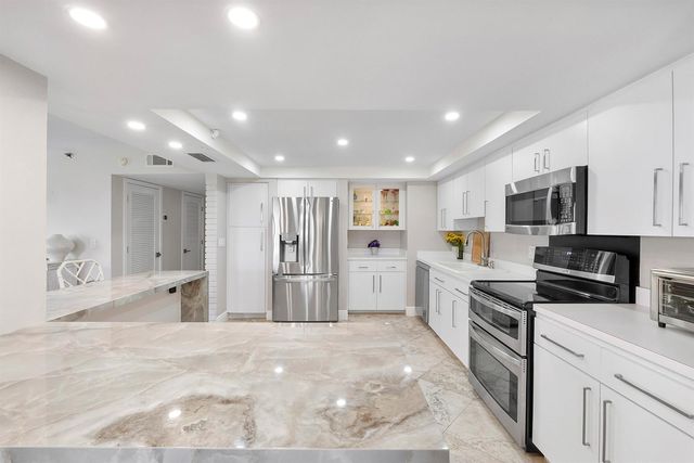 501 N Riverside Drive 203, Pompano Beach, FL 33062