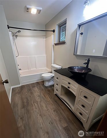 5624 Wisteria Lane NE, Bremerton, WA 98311