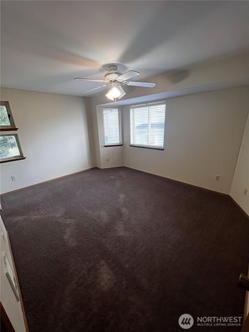 5624 Wisteria Lane NE, Bremerton, WA 98311