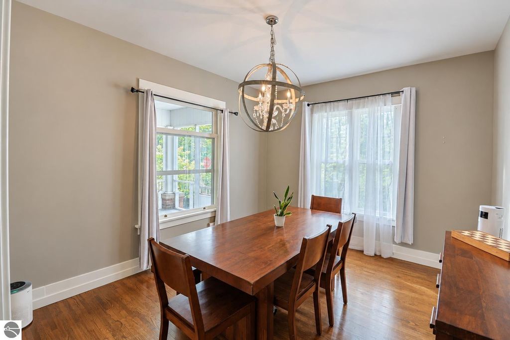 Image 12 of property listing at 215 E Lincoln Street, Mt Pleasant, MI 48858