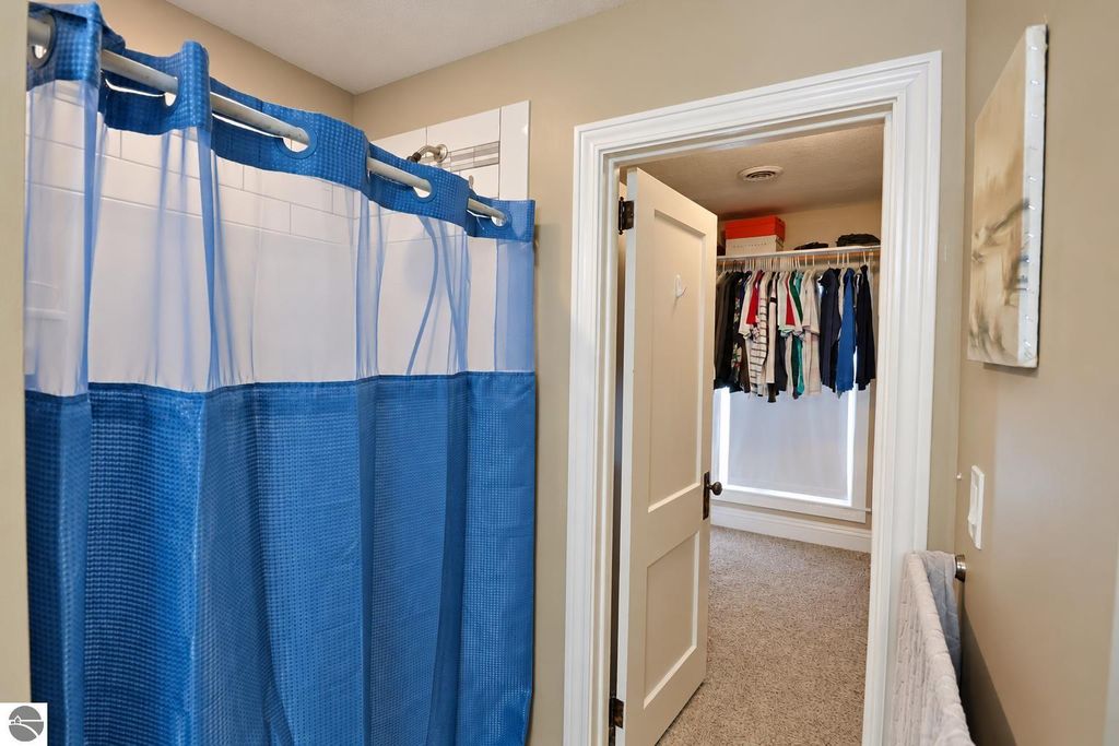 Image 21 of property listing at 215 E Lincoln Street, Mt Pleasant, MI 48858