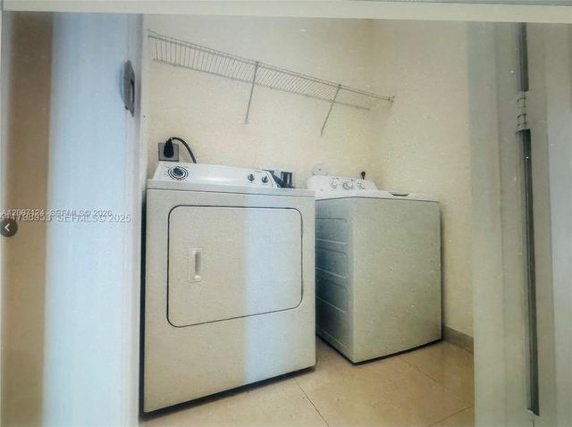 10464 NW 70th Lane, Doral, FL 33178