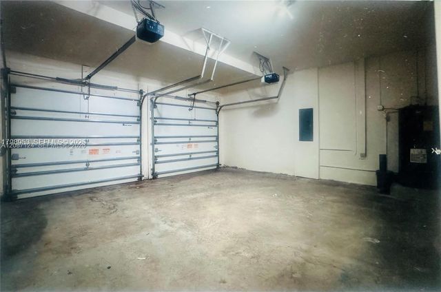 10464 NW 70th Lane, Doral, FL 33178