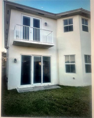 10464 NW 70th Lane, Doral, FL 33178
