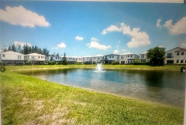 10464 NW 70th Lane, Doral, FL 33178