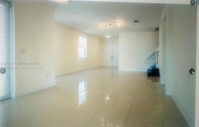 10464 NW 70th Lane, Doral, FL 33178
