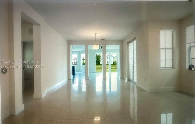 10464 NW 70th Lane, Doral, FL 33178