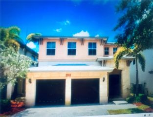 10464 NW 70th Lane, Doral, FL 33178