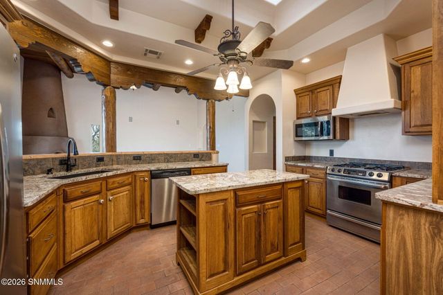 6200 Las Vistas Drive, Las Cruces, NM 88005