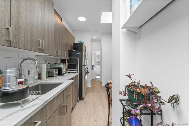 19 Whitney Avenue B, New Haven, CT 06510