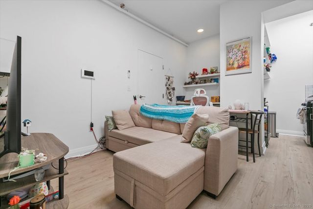 19 Whitney Avenue B, New Haven, CT 06510