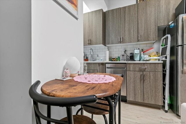 19 Whitney Avenue B, New Haven, CT 06510