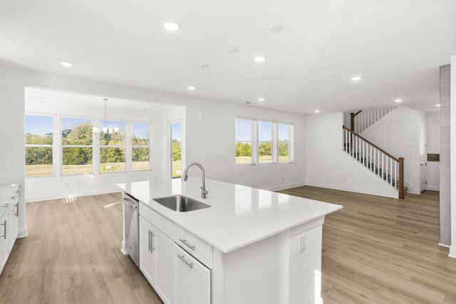 1560 Oak Springs Drive, Columbia, TN 38401
