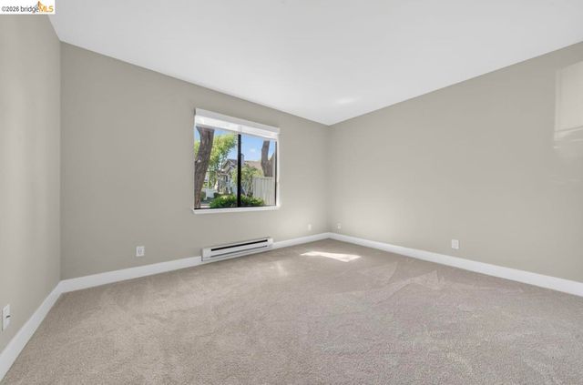 91 Schooner Ct, Richmond, CA 94804
