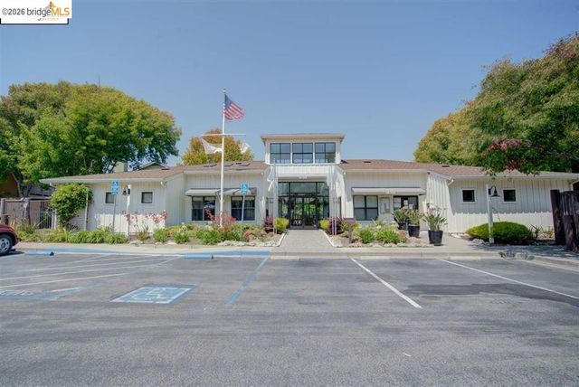 91 Schooner Ct, Richmond, CA 94804