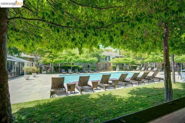 91 Schooner Ct, Richmond, CA 94804