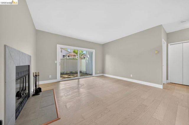 91 Schooner Ct, Richmond, CA 94804