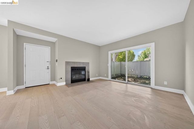 91 Schooner Ct, Richmond, CA 94804