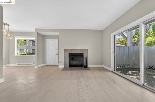 91 Schooner Ct, Richmond, CA 94804