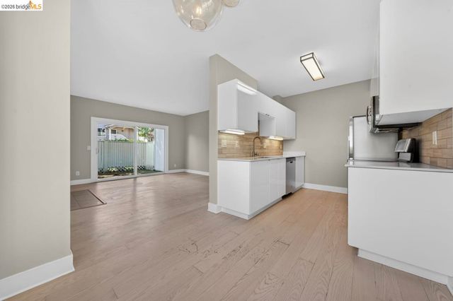 91 Schooner Ct, Richmond, CA 94804
