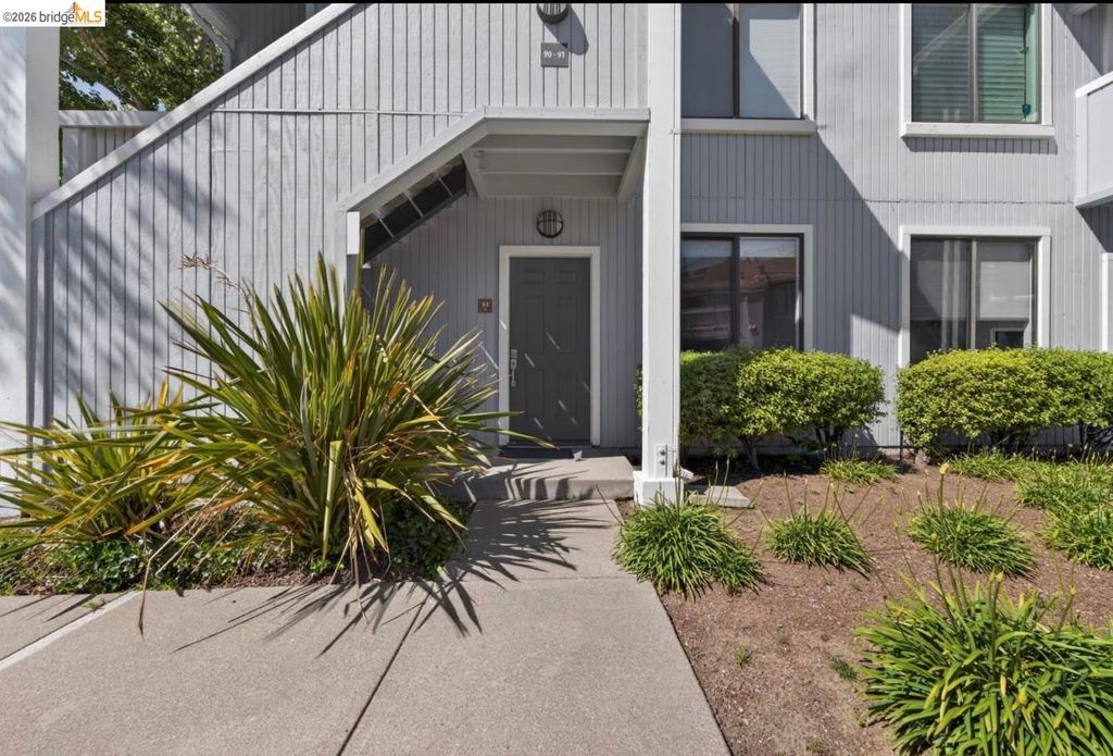 91 Schooner Ct, Richmond, CA 94804