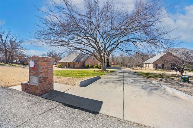 10611 Ridgeview Drive, Edmond, OK 73034