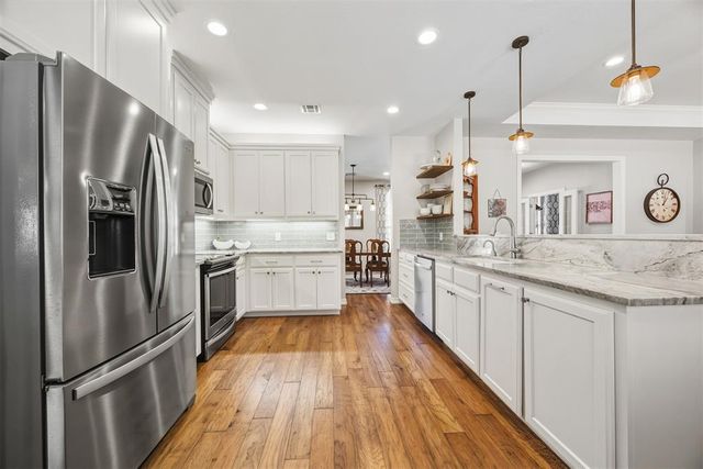 10611 Ridgeview Drive, Edmond, OK 73034