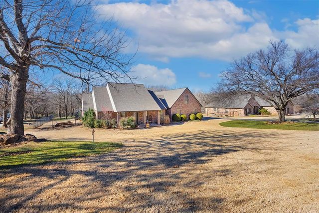 10611 Ridgeview Drive, Edmond, OK 73034