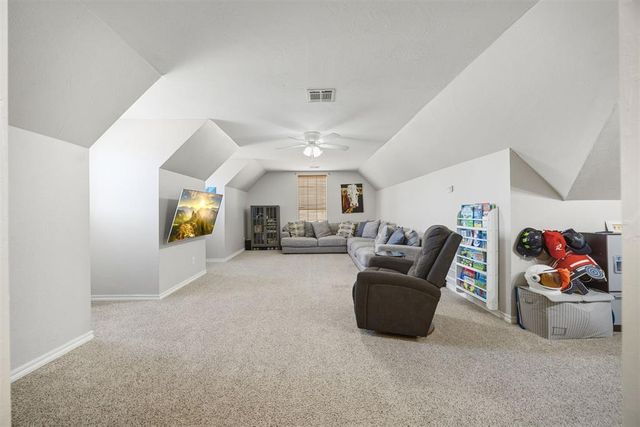 10611 Ridgeview Drive, Edmond, OK 73034