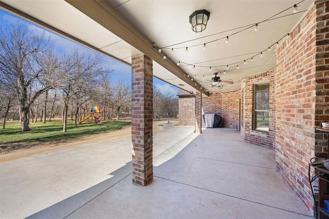 10611 Ridgeview Drive, Edmond, OK 73034
