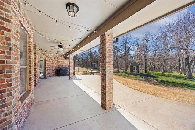 10611 Ridgeview Drive, Edmond, OK 73034