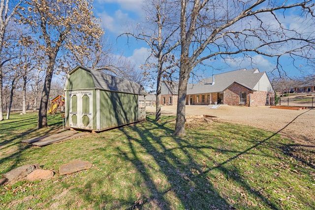 10611 Ridgeview Drive, Edmond, OK 73034