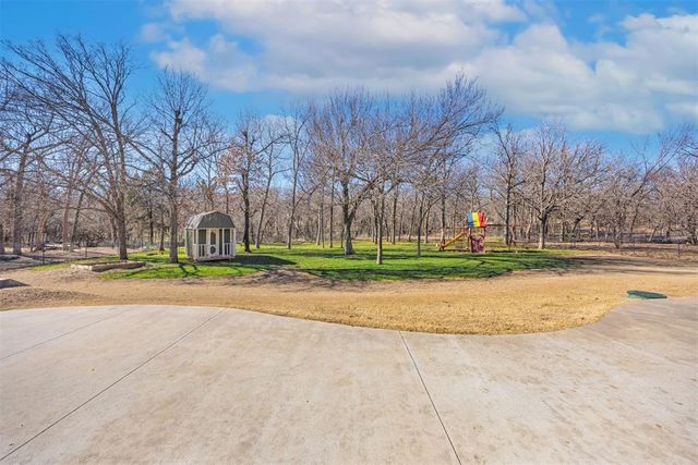 10611 Ridgeview Drive, Edmond, OK 73034