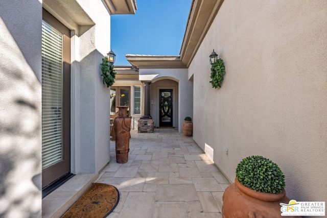 104 Azzuro Drive, Palm Desert, CA 92211