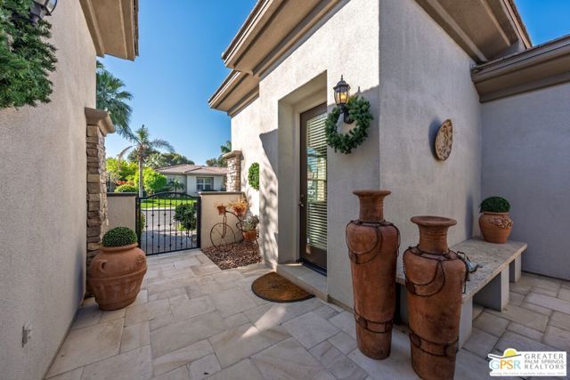 104 Azzuro Drive, Palm Desert, CA 92211