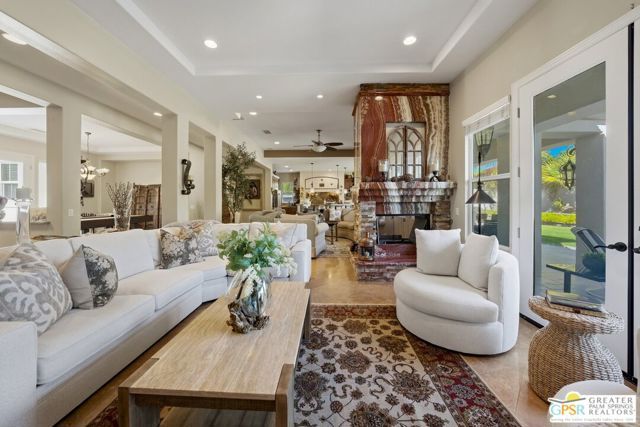 104 Azzuro Drive, Palm Desert, CA 92211