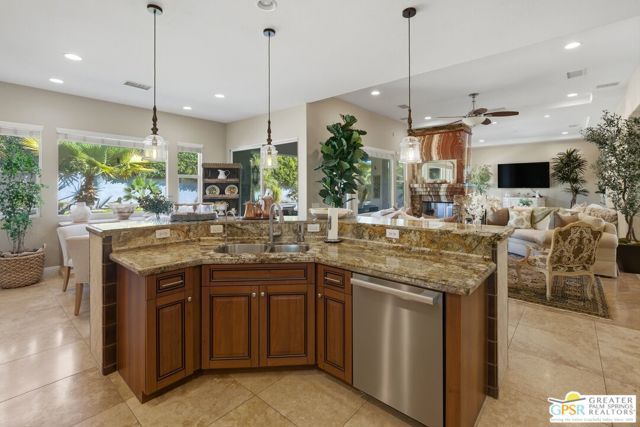 104 Azzuro Drive, Palm Desert, CA 92211