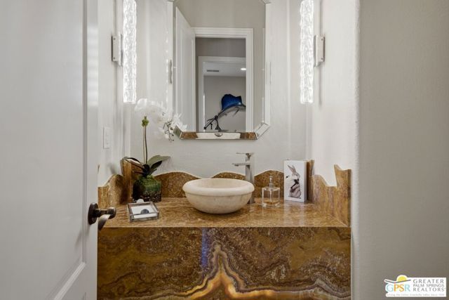 104 Azzuro Drive, Palm Desert, CA 92211